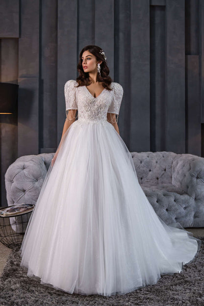 modern 80s wedding dress A Bold Extravagance: 1980s Bridal Gowns I Maybelle NYC