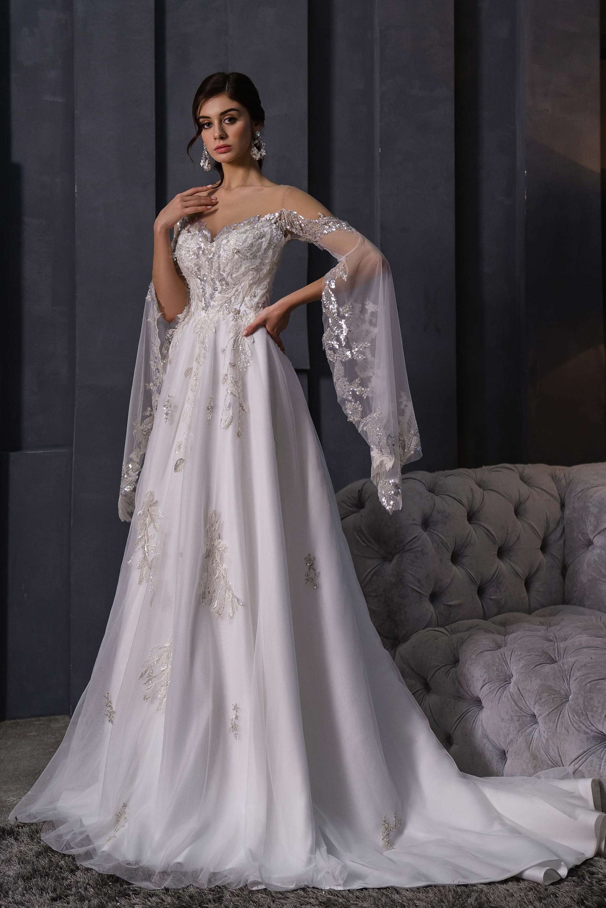 Medieval wedding dress Flutter sleeve wedding dress