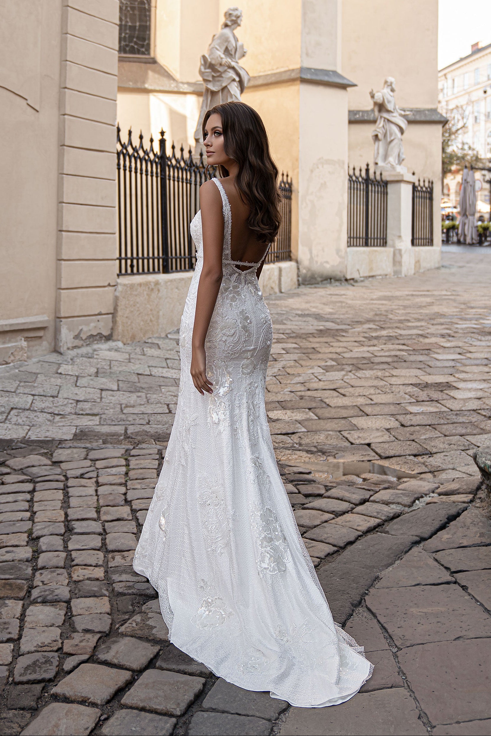 KatrinFAVORboutique-Backless wedding dress Fitted lace mermaid wedding dress