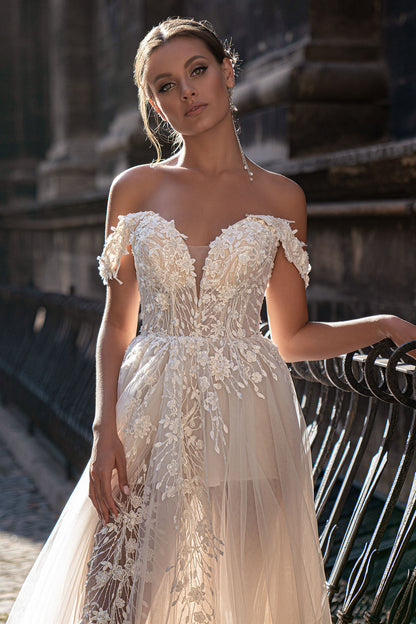 KatrinFAVORboutique-Bohemian maternity wedding dress Tulle cape wedding