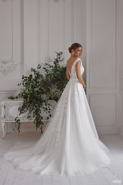 A-line tulle wedding dress Floral embroidered wedding gown