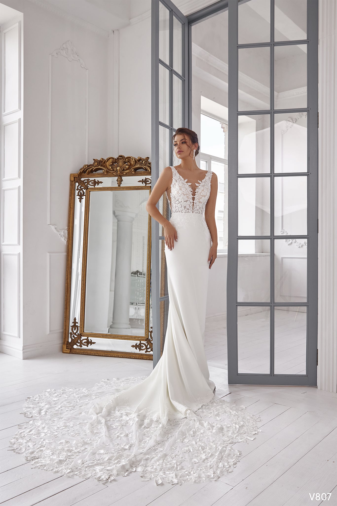 Backless wedding dress | Crepe wedding dress