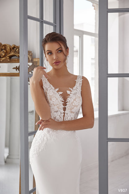 Backless wedding dress Crepe wedding dress