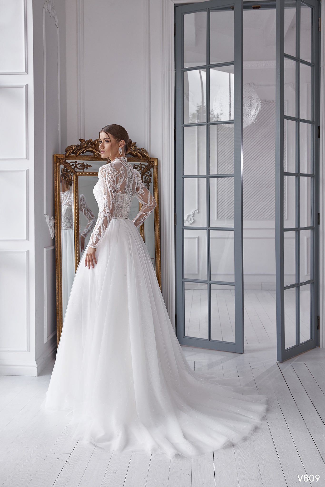 Two in one wedding gown Long sleeve wedding dress