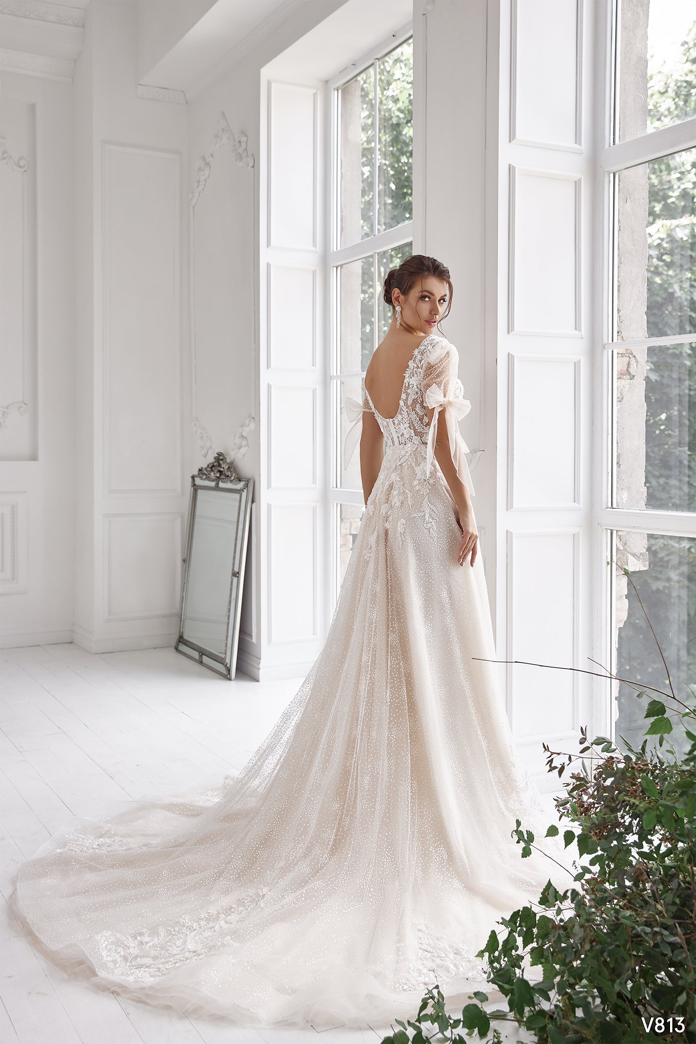 Short sleeve wedding dress Wedding dress with bows