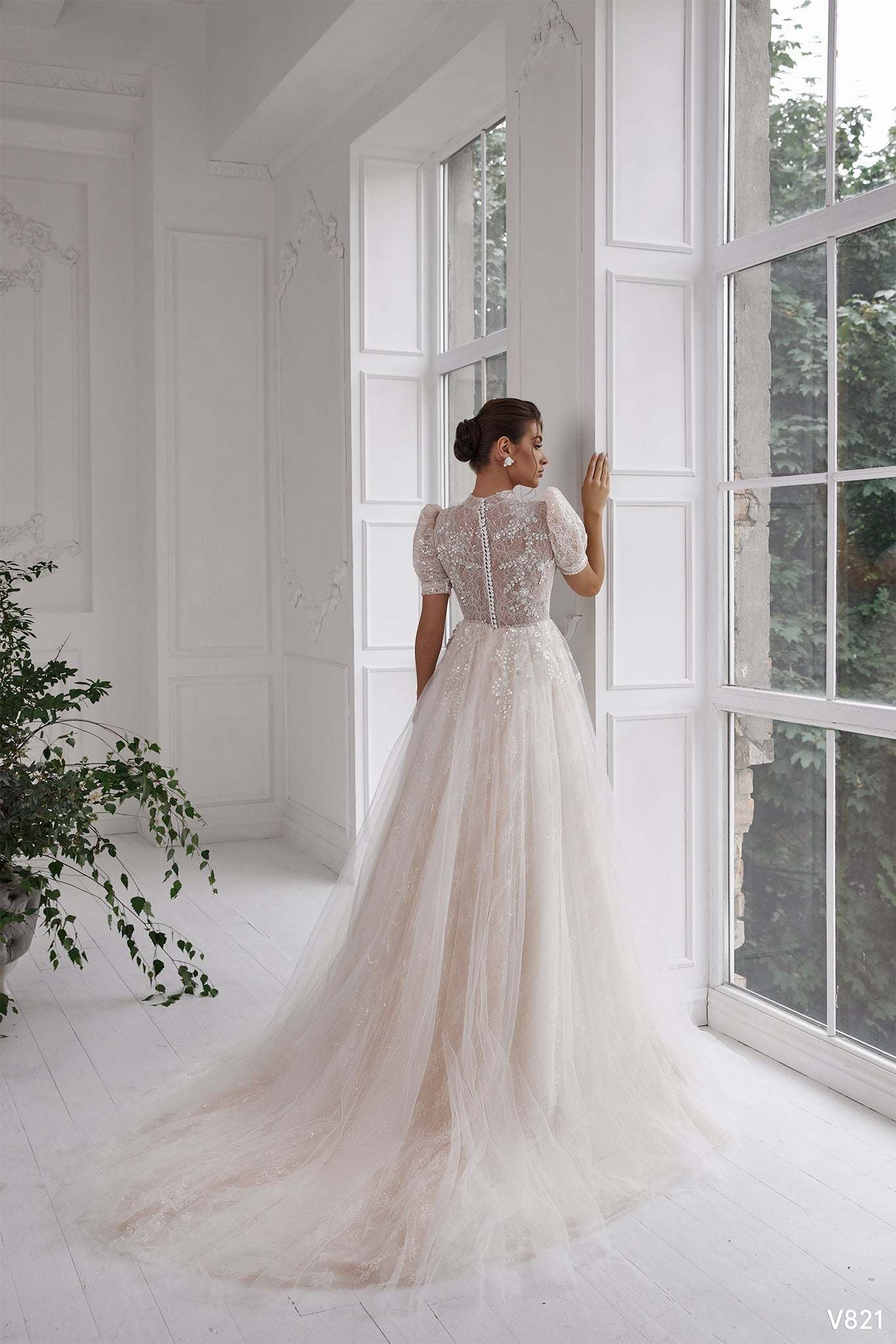 KatrinFAVORboutique-Short puff sleeve wedding dress High neckline wedding dress