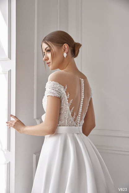 KatrinFAVORboutique-White mermaid wedding dress Wedding gowns fitted