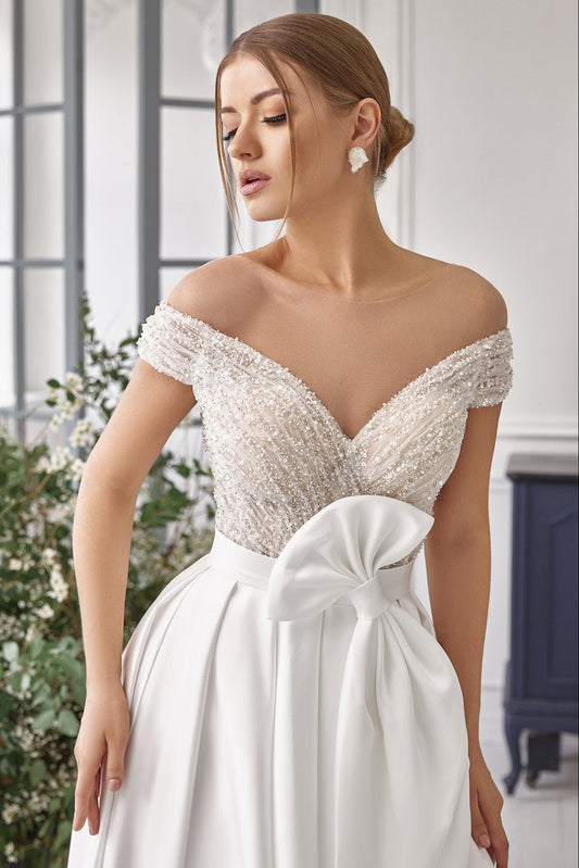 KatrinFAVORboutique-White mermaid wedding dress Wedding gowns fitted