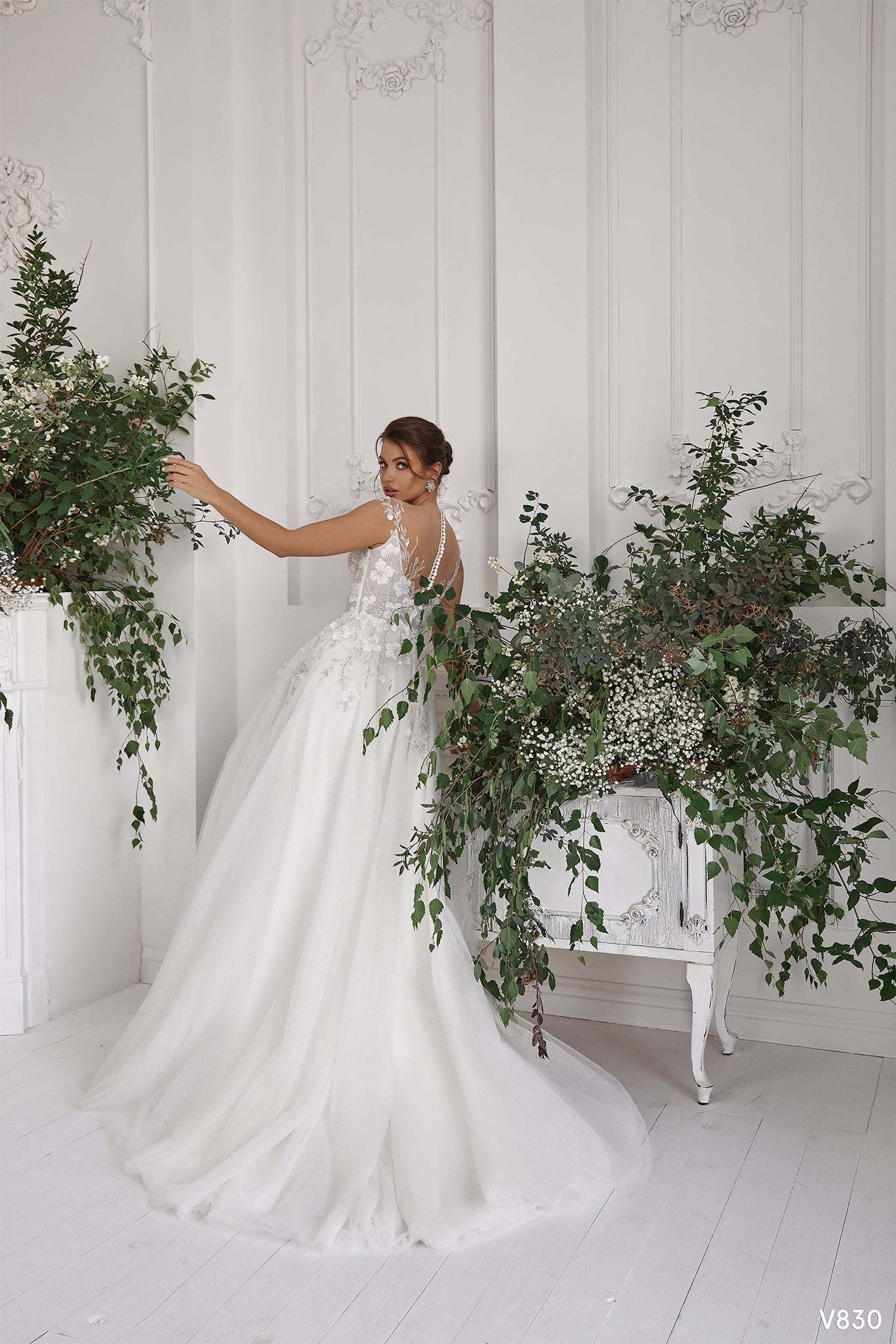 KatrinFAVORboutique-Wedding dress floral White sparkly wedding dress