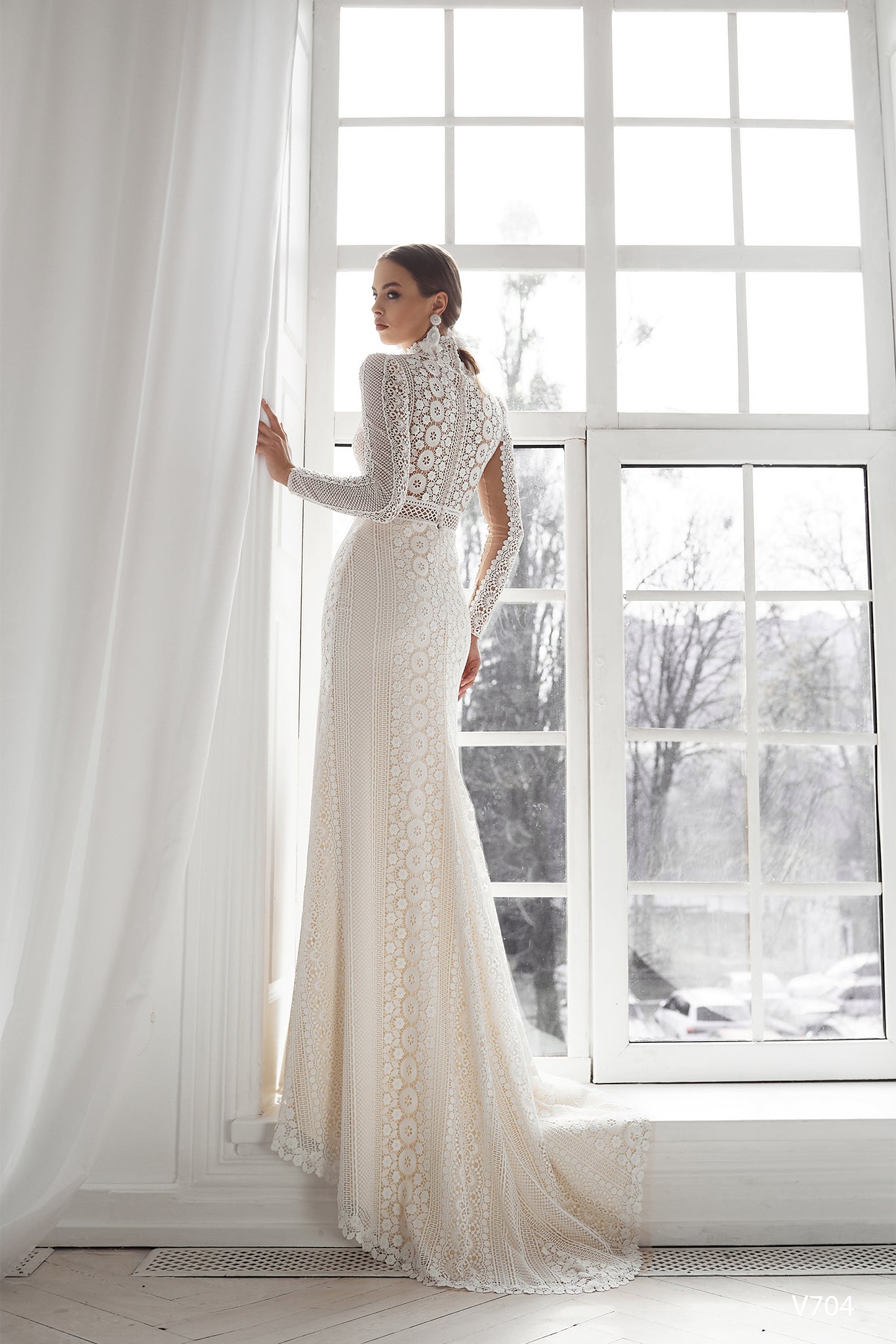 High neck lace wedding dress