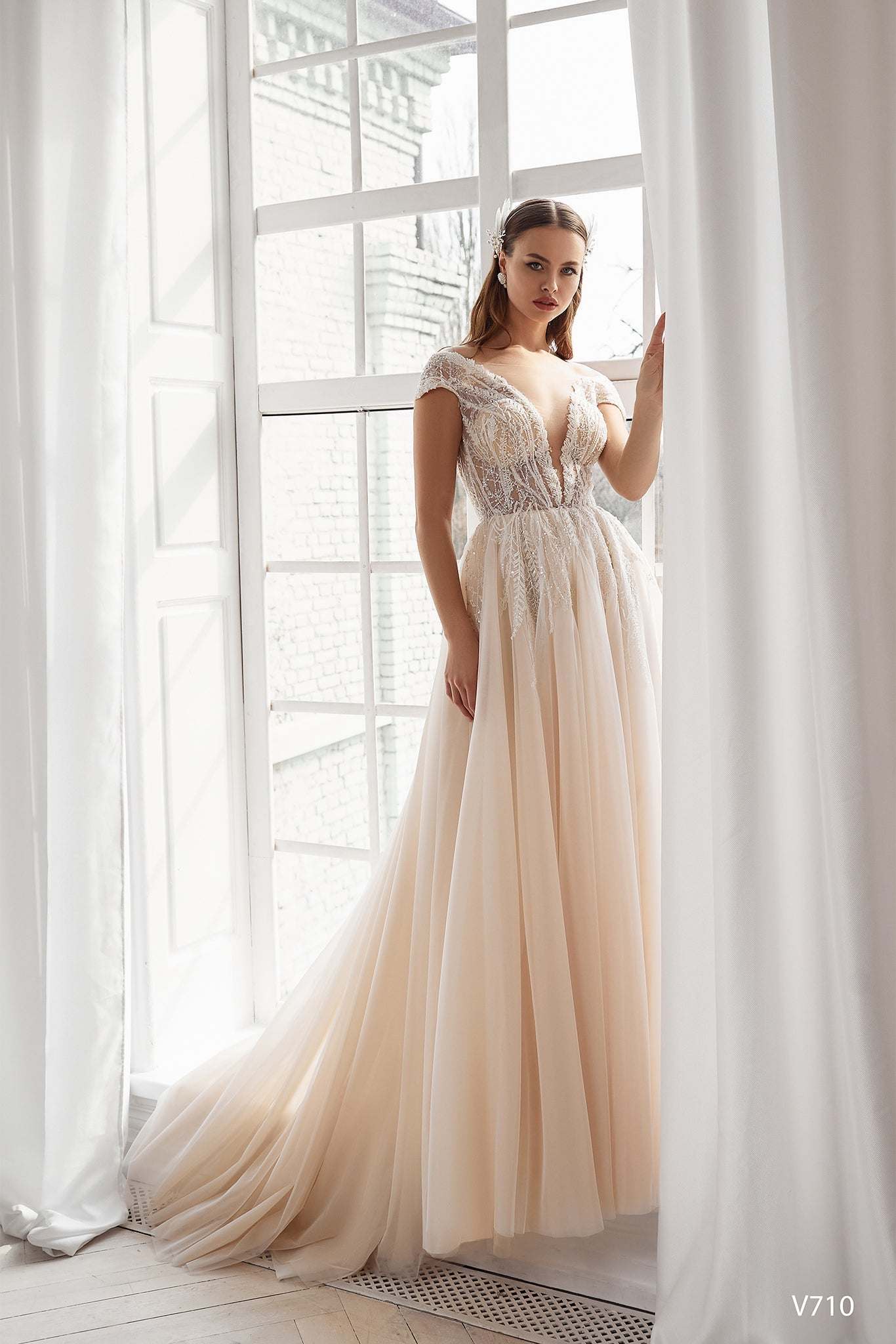 KatrinFAVORboutique-Best wedding dress beach Modern wedding dress styles