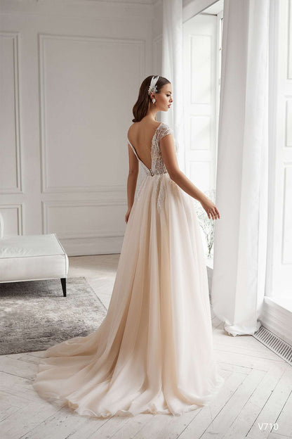 KatrinFAVORboutique-Best wedding dress beach Modern wedding dress styles