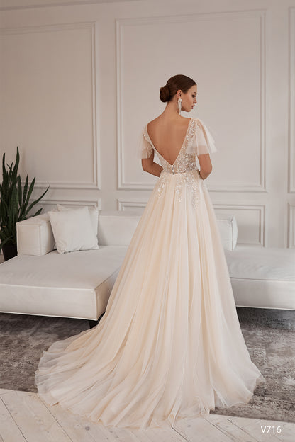 KatrinFAVORboutique-Boho wedding dress Bell sleeve wedding dress
