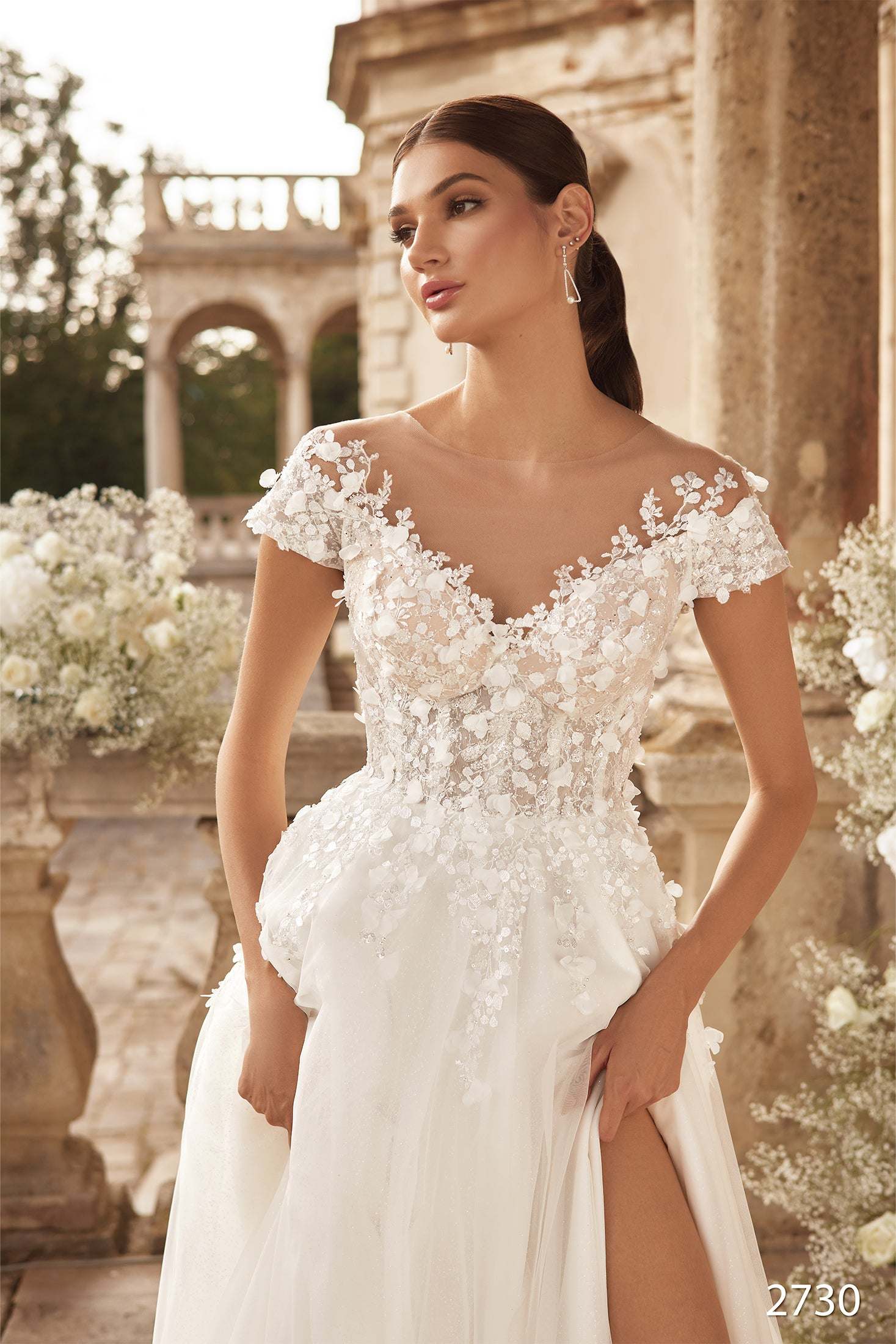 Wedding dress back open | Perfect fit wedding dresses | KatrinFAVOR Katrin FAVOR boutique Wedding dress back open | Perfect fit wedding dresses | KatrinFAVOR Katrin FAVOR boutique