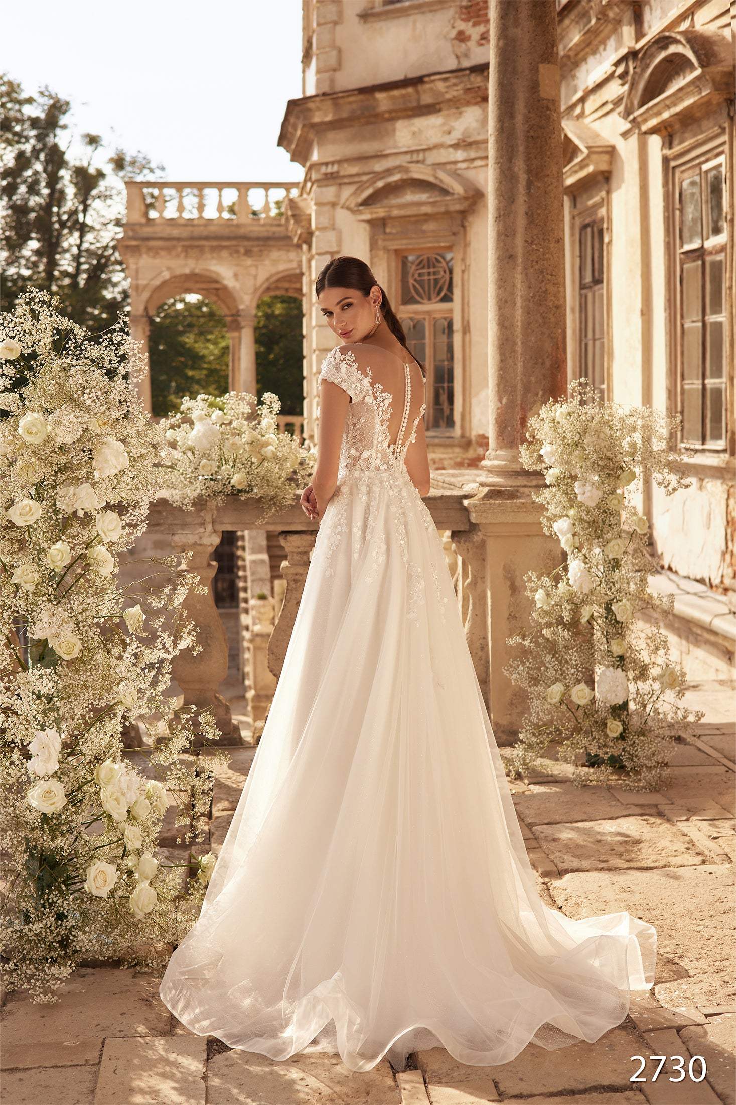 Wedding dress back open | Perfect fit wedding dresses | KatrinFAVOR Katrin FAVOR boutique Wedding dress back open | Perfect fit wedding dresses | KatrinFAVOR Katrin FAVOR boutique