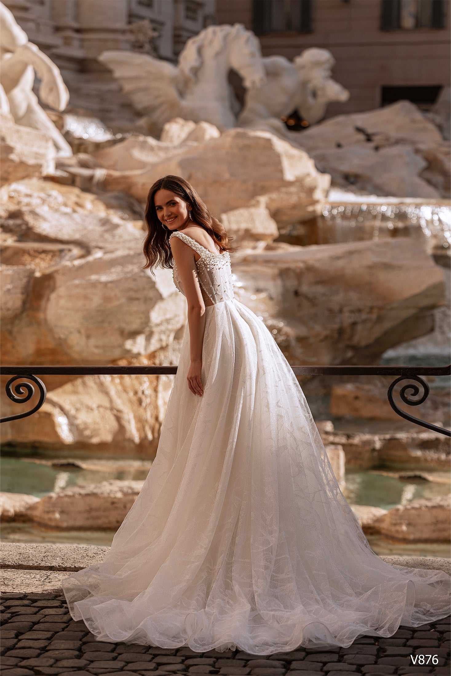KatrinFAVORboutique-square neck wedding dress