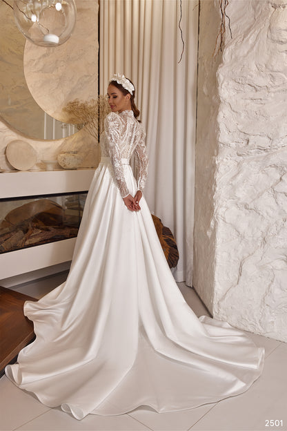 KatrinFAVORboutique-Back button wedding dress Classy modern wedding dress