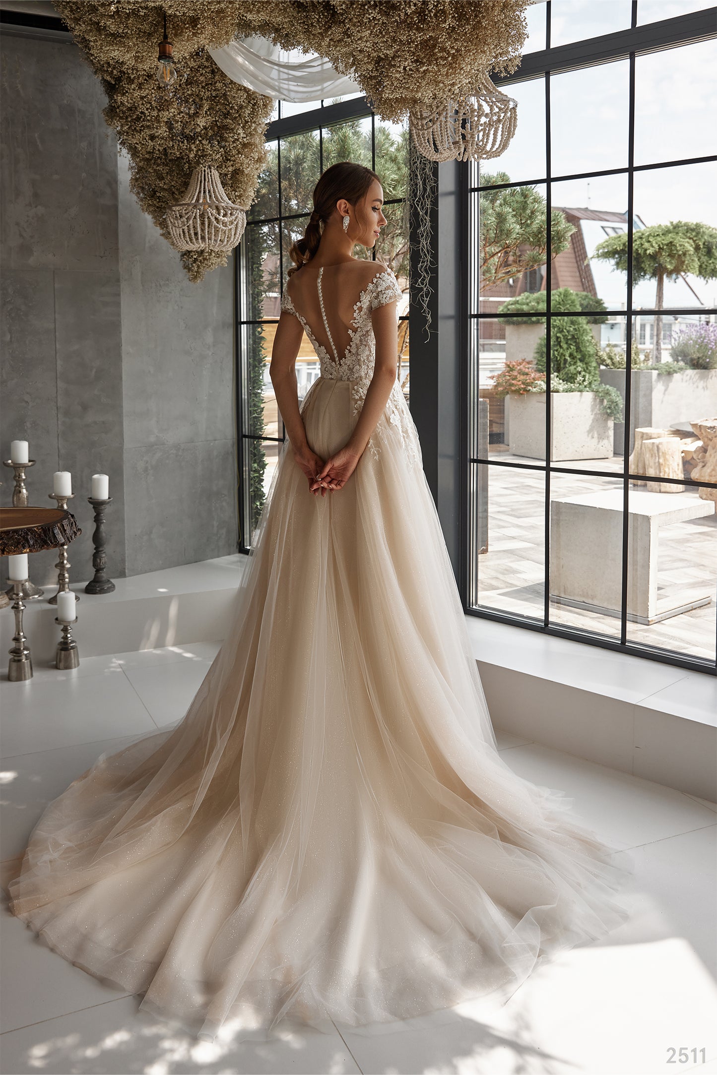 Floral embroidered wedding dress Tulle wedding gown