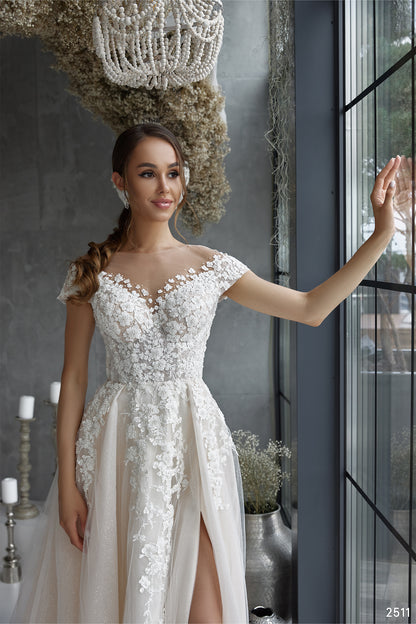 Floral embroidered wedding dress Tulle wedding gown