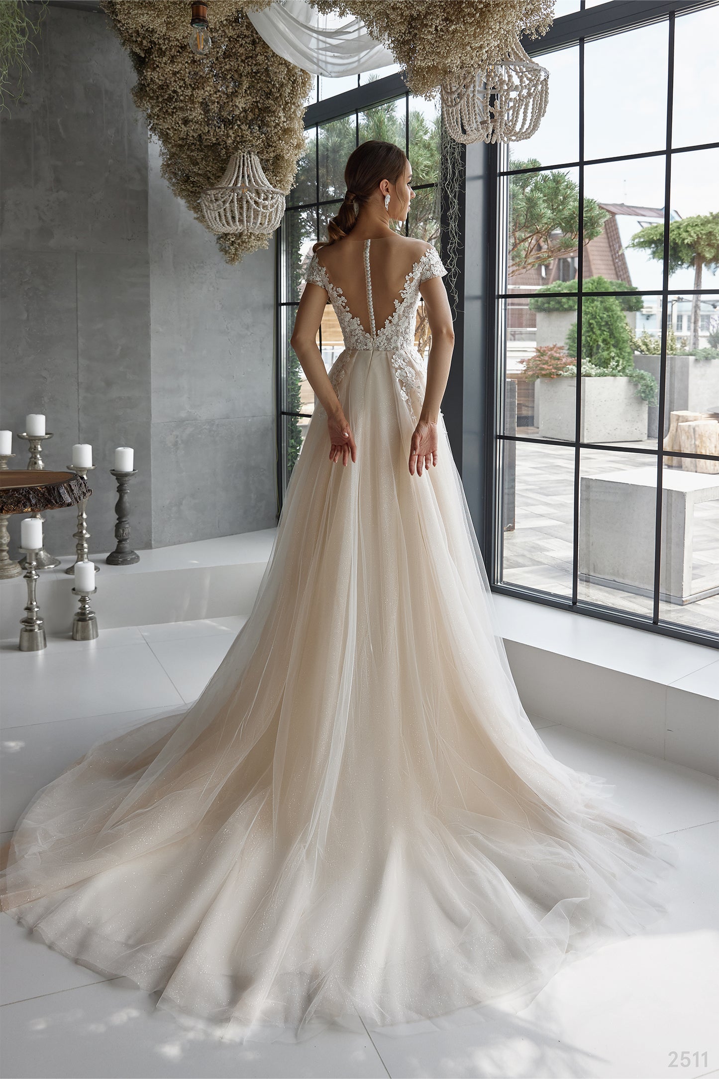 Floral embroidered wedding dress Tulle wedding gown