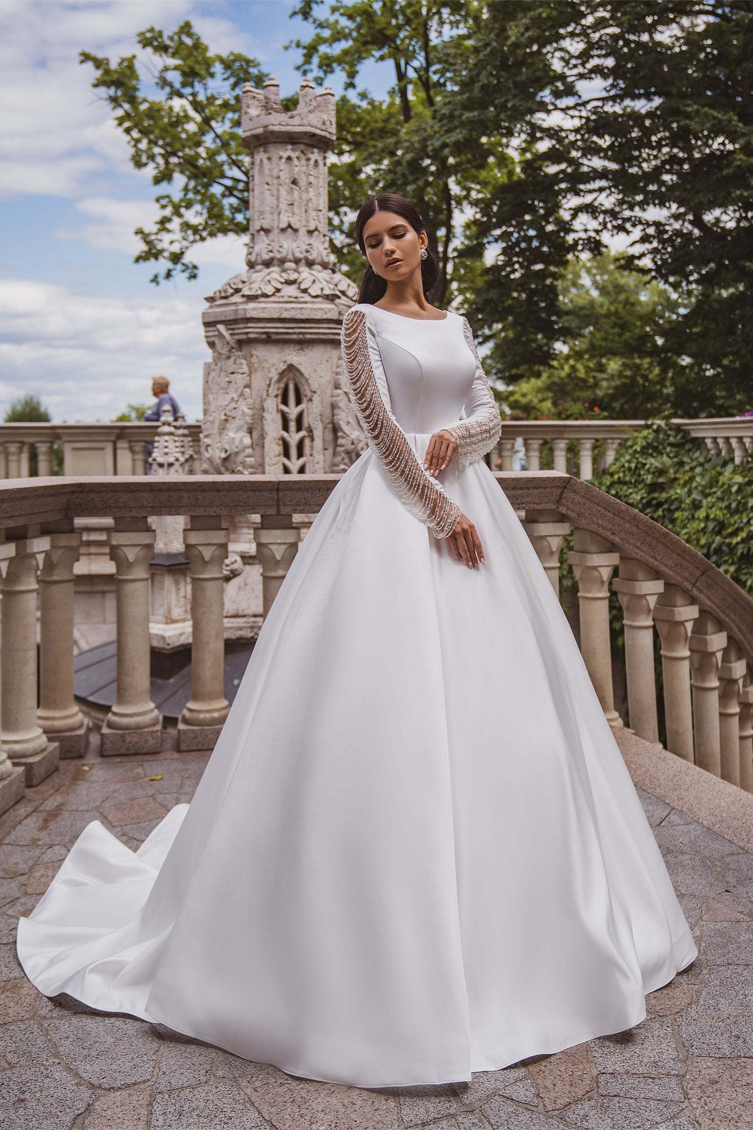 Long sleeve modest wedding dress 14 US / Off White Long sleeve modest wedding dress 14 US / Off White