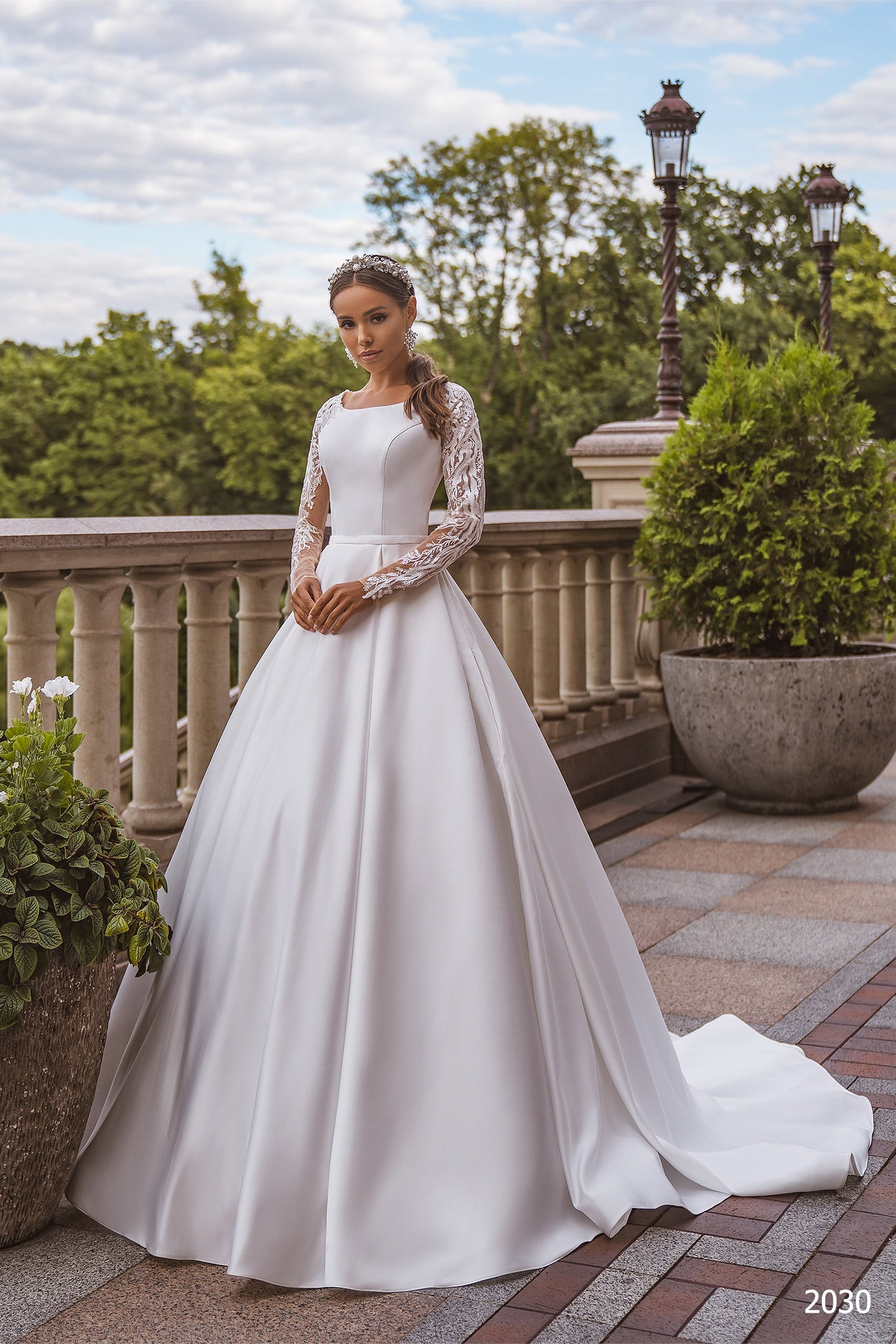 KatrinFAVORboutique-Ball gown wedding dress with sleeves Modest bridal