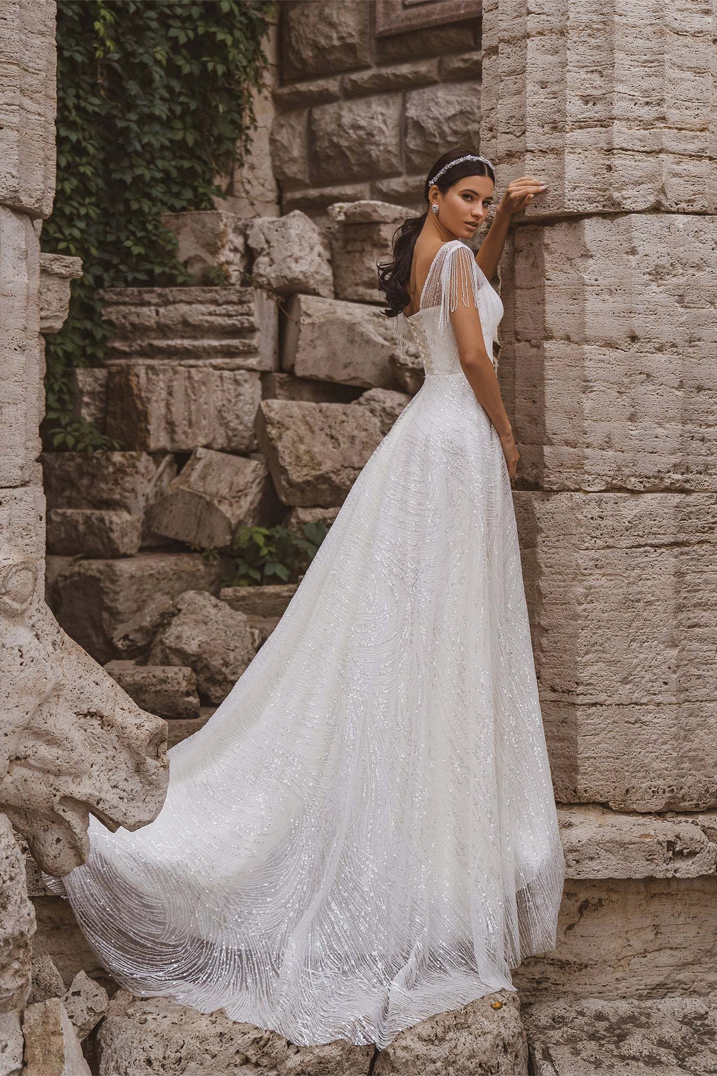 KatrinFAVORboutique-Wedding gown v neckline Modern classic wedding gowns
