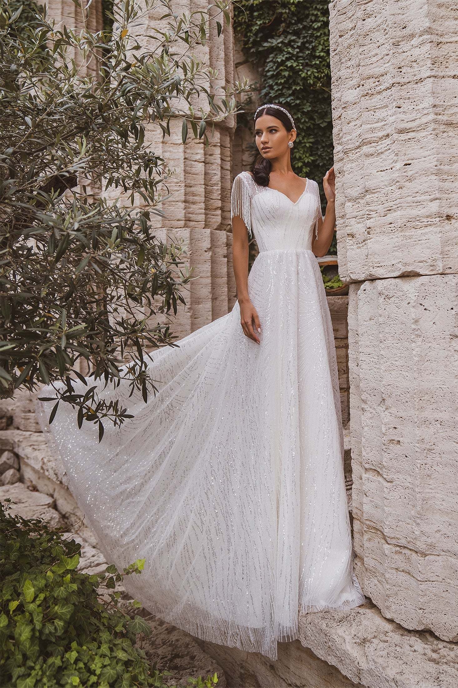 KatrinFAVORboutique-Wedding gown v neckline Modern classic wedding gowns