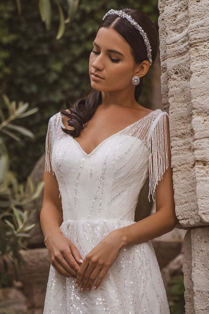 KatrinFAVORboutique-Wedding gown v neckline Modern classic wedding gowns