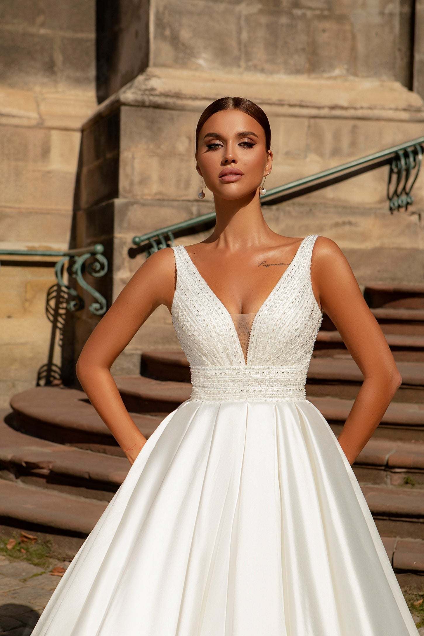 dress for the wedding Elegant satin ballgown wedding dress with pockets 14 US / Off White