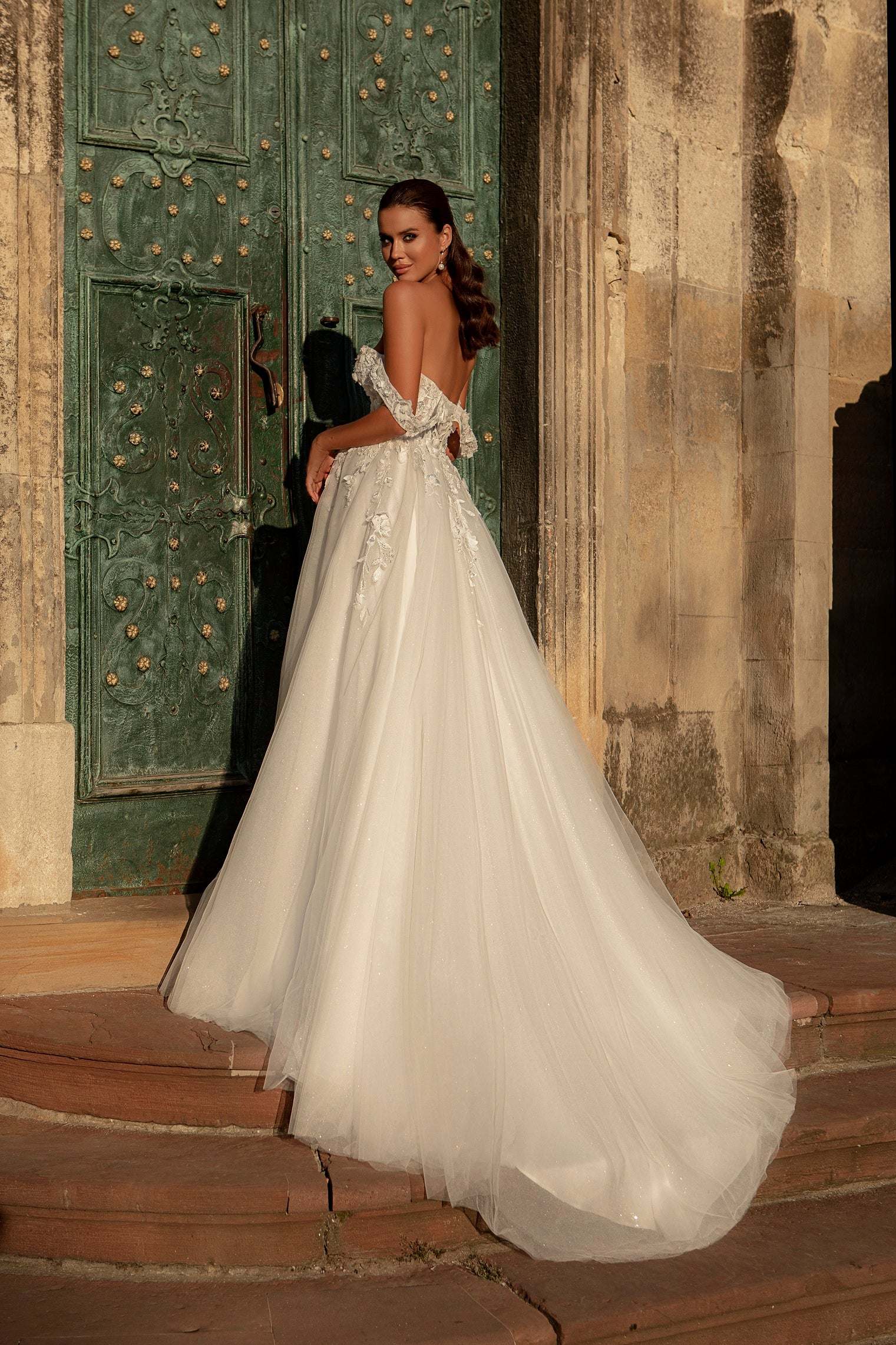 White beach bridal dress | Trendy dresses for wedding White beach bridal dress | Trendy dresses for wedding