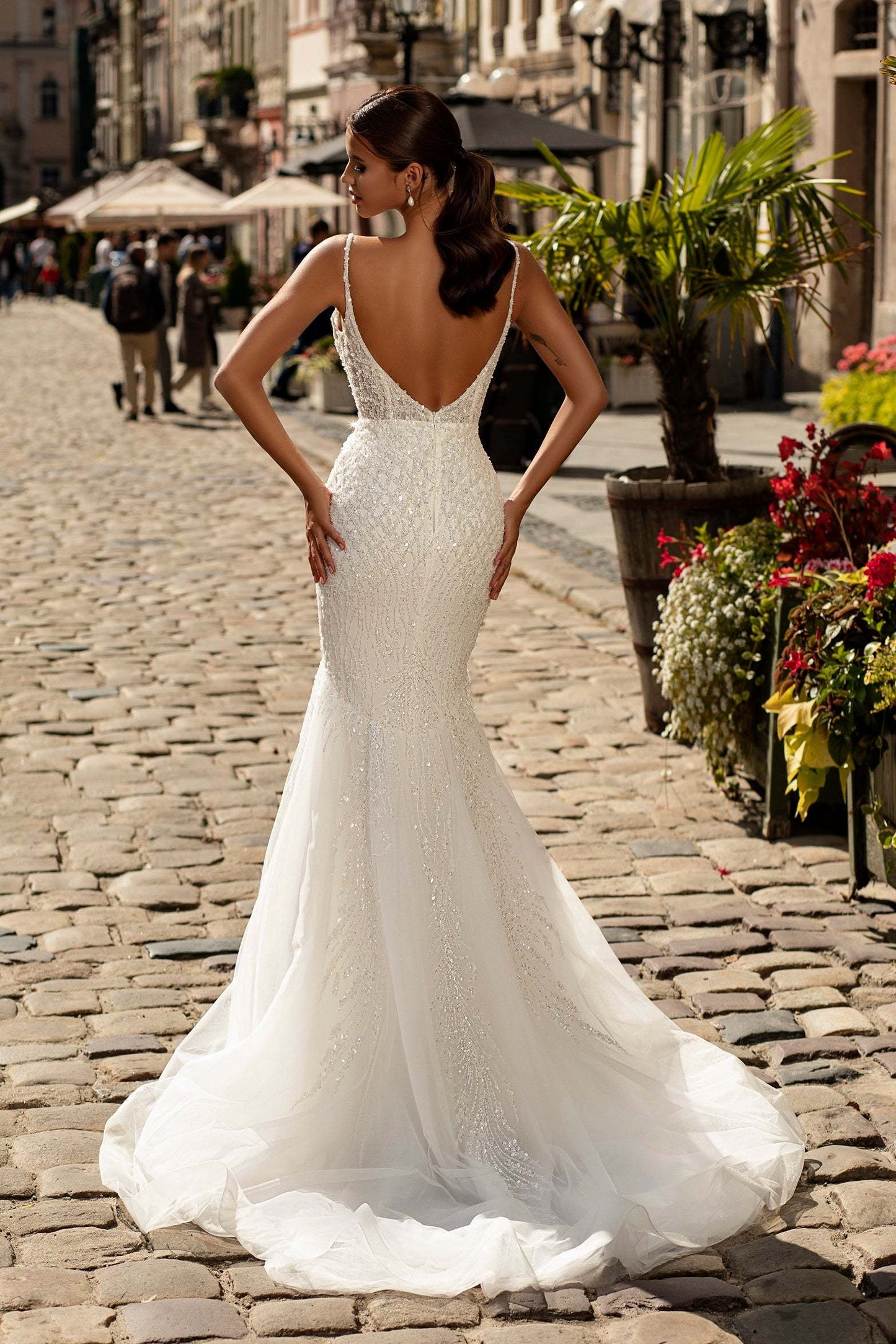 Backless mermaid wedding gown | Beautiful couture gowns