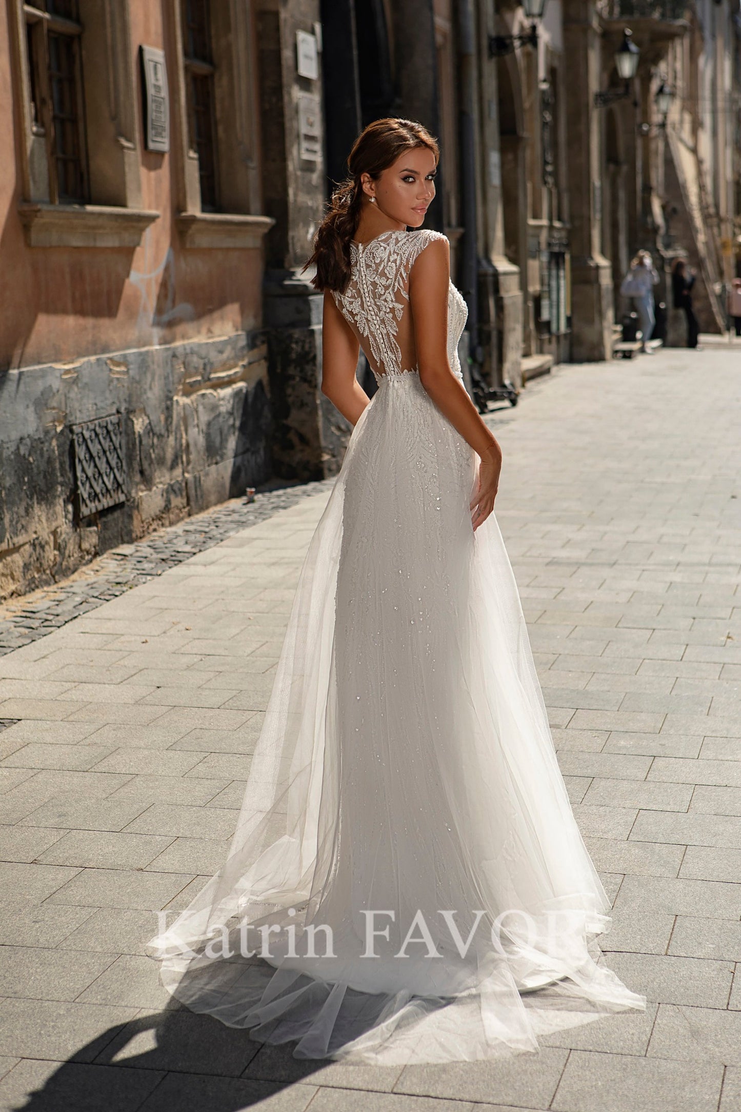 Embroidered back sheath wedding dress