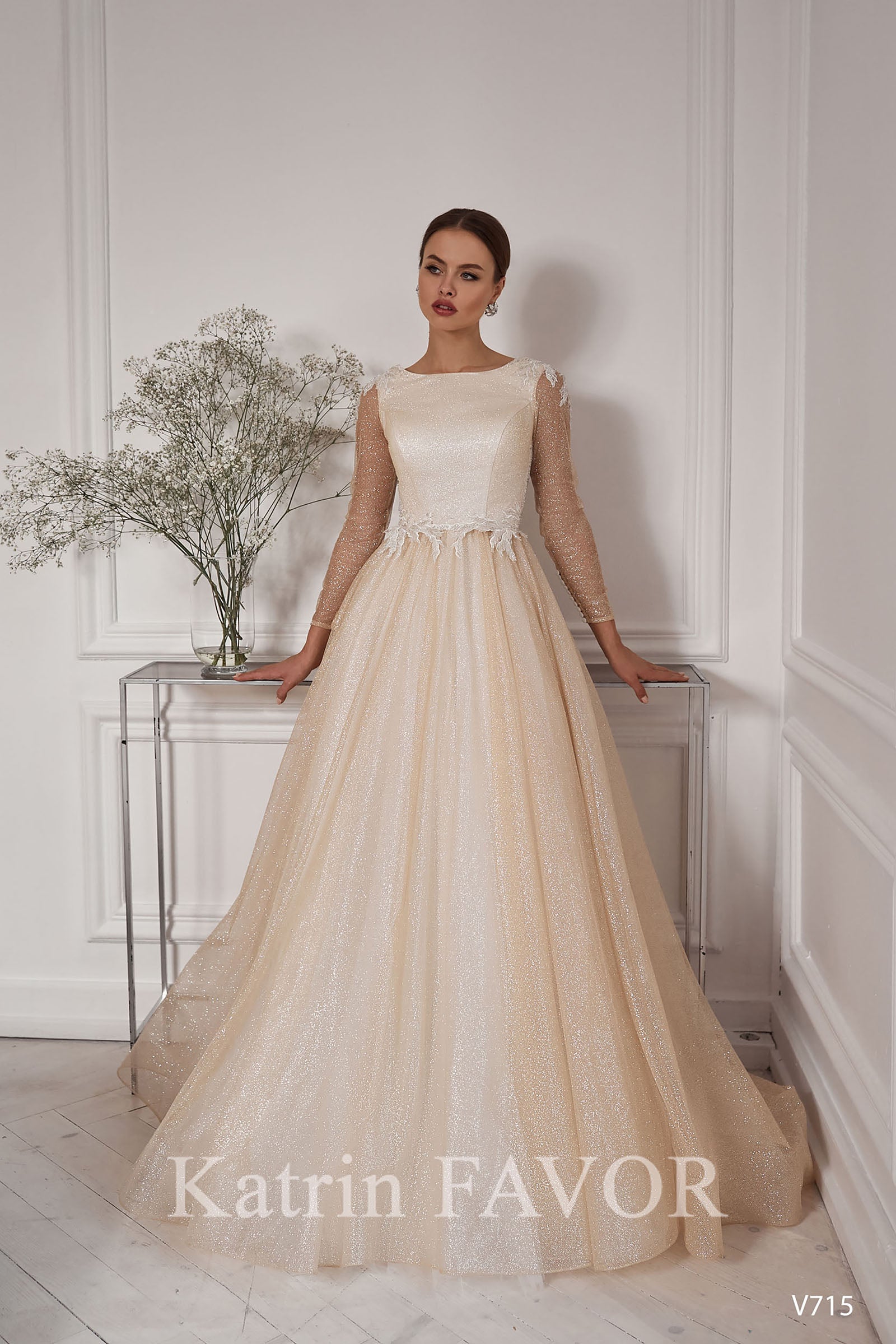 Katrin Favor - Sparkle blush long open back wedding dress