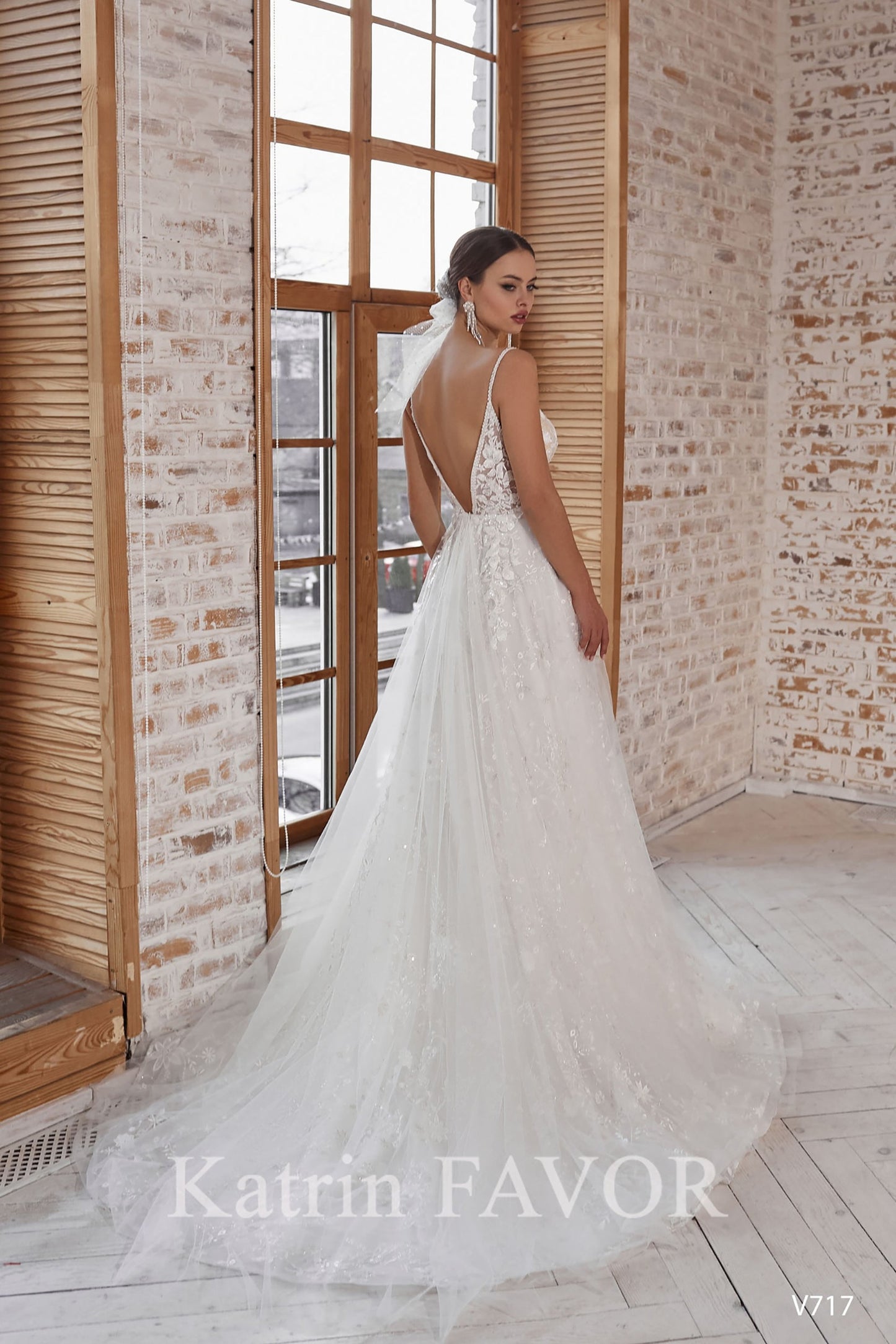 KatrinFAVORboutique-Backless A-line beach wedding dress