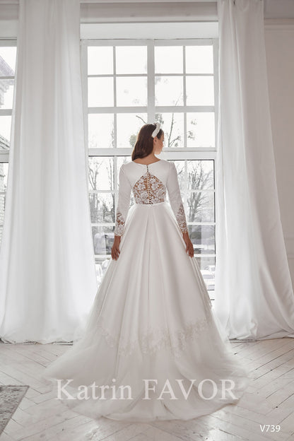 KatrinFAVORboutique-Long sleeve winter wedding dress