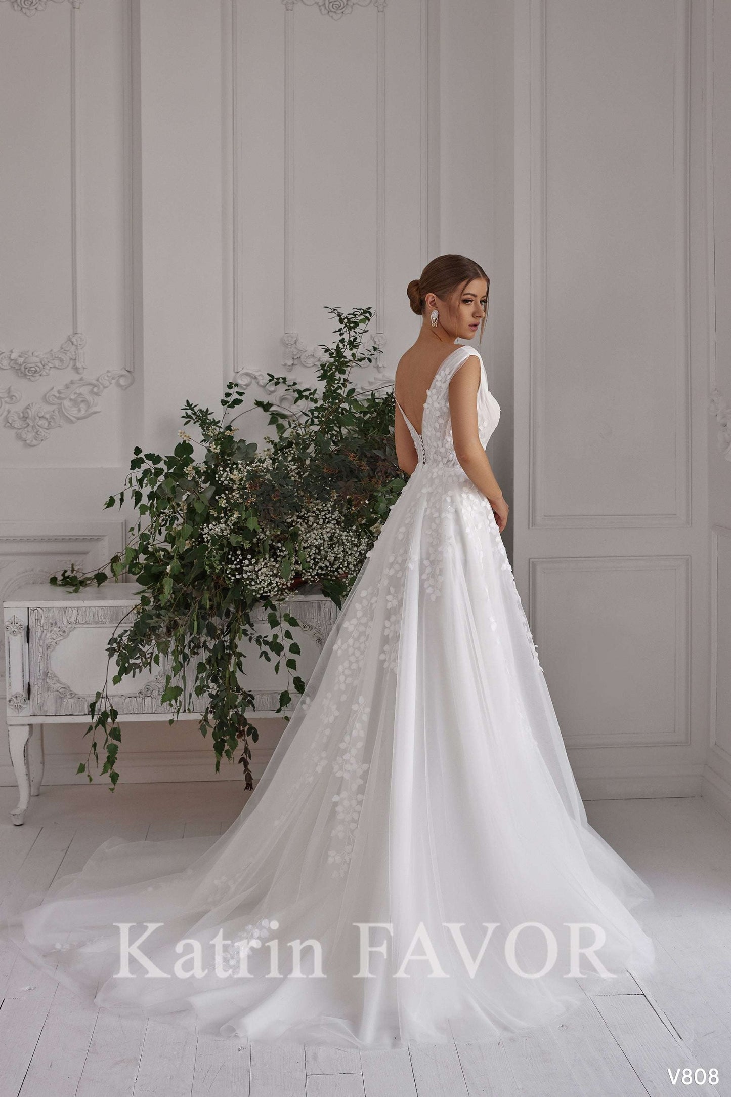 KatrinFAVORboutique-A-line tulle wedding dress Floral embroidered wedding gown