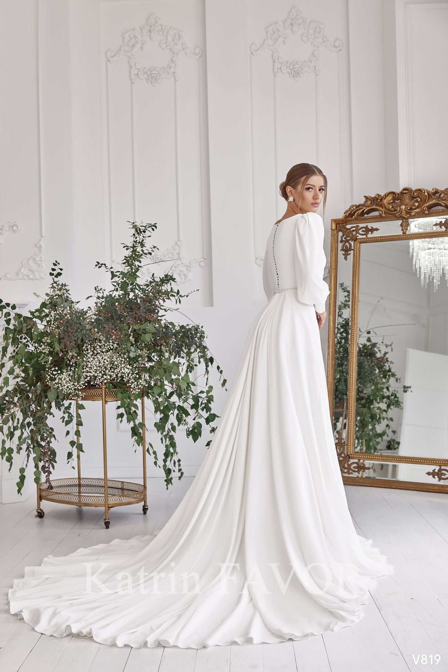 KatrinFAVORboutique-Minimalist long sleeve wedding dress