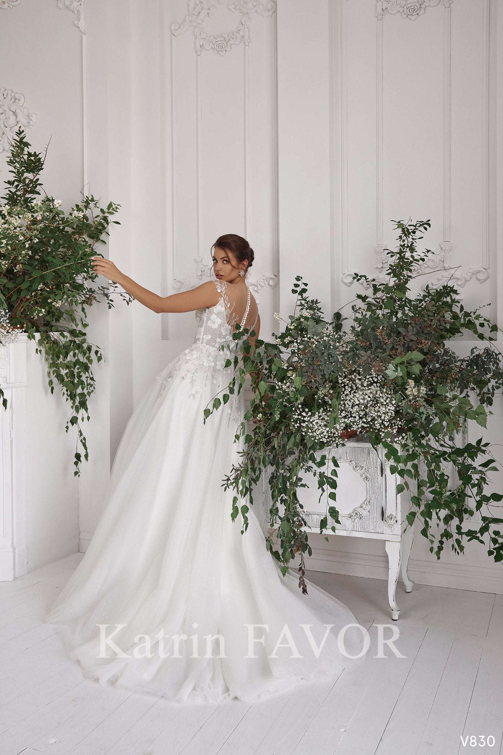 KatrinFAVORboutique-Wedding dress floral White sparkly wedding dress