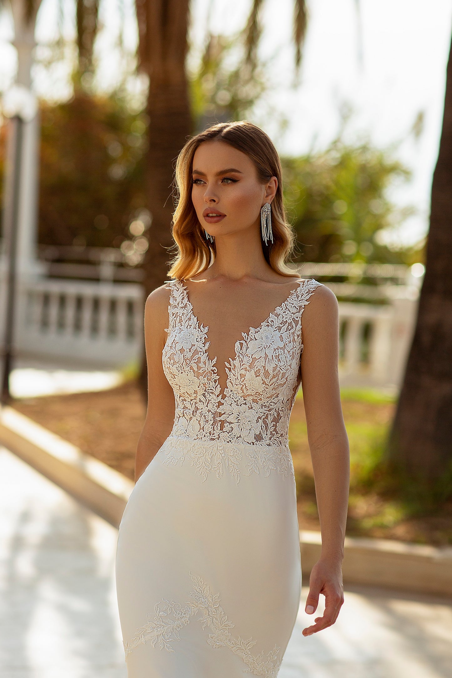 Sexy mermaid wedding dress with lace train
