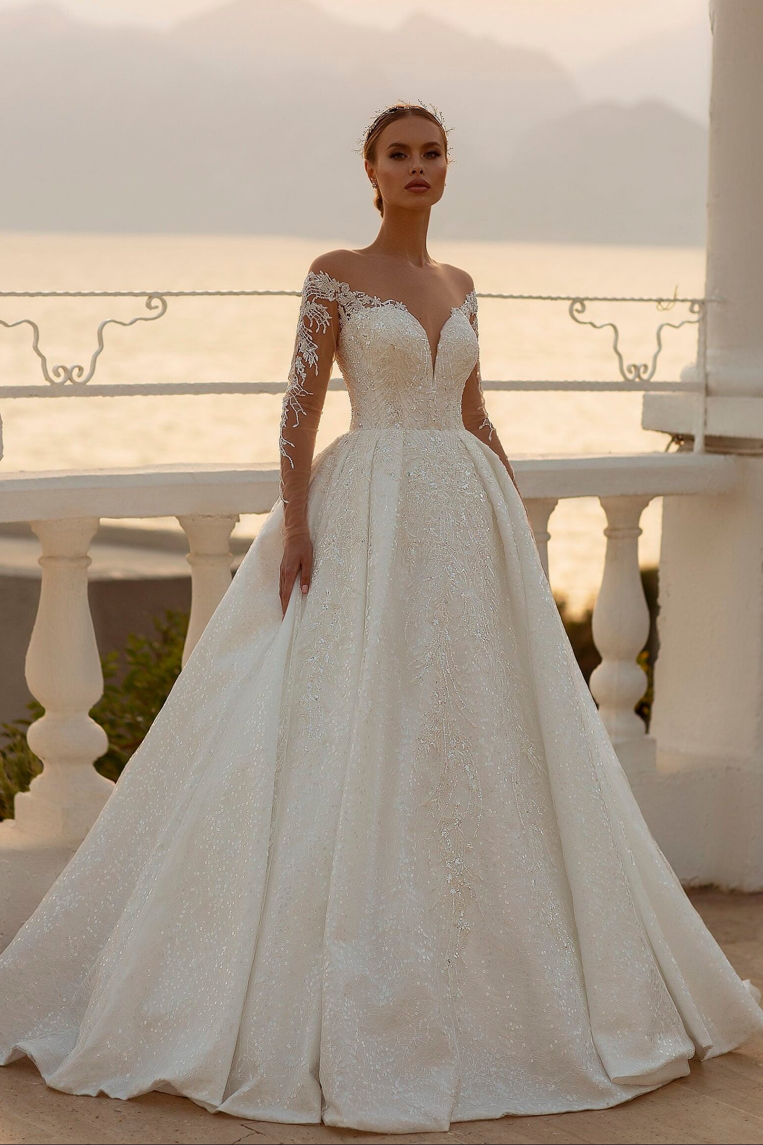 KatrinFAVORboutique-Puffy wedding dress with lace sleeves Bridal couture 