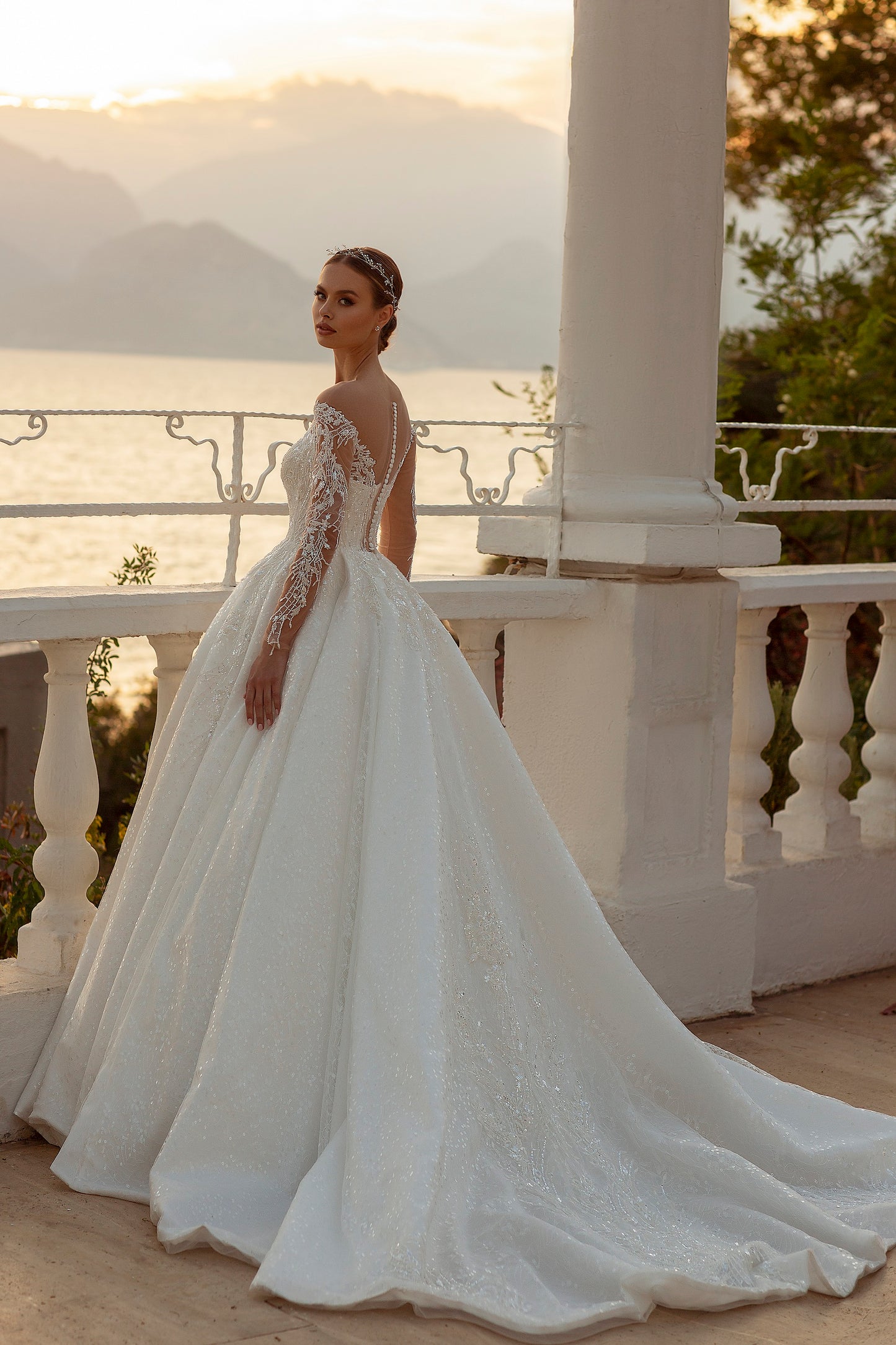 KatrinFAVORboutique-Puffy wedding dress with lace sleeves Bridal couture 