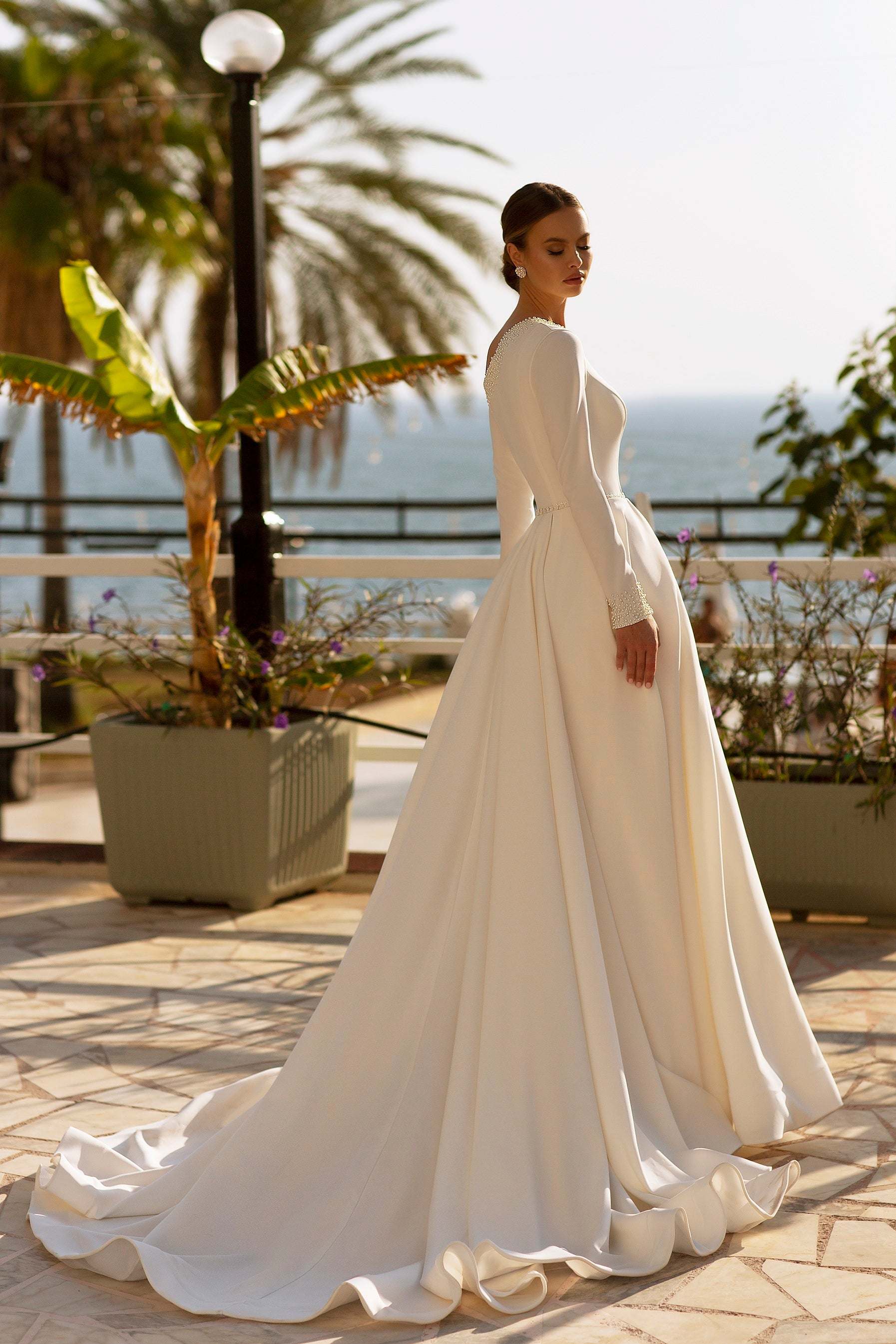 Long sleeve minimal wedding dress | Court marriage dress | KatrinFAVOR 10 US / As on photo Long sleeve minimal wedding dress | Court marriage dress | KatrinFAVOR 10 US / As on photo