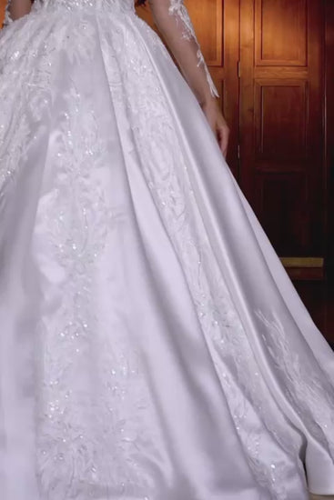 KatrinFAVORboutique-Princess ballgown wedding dress