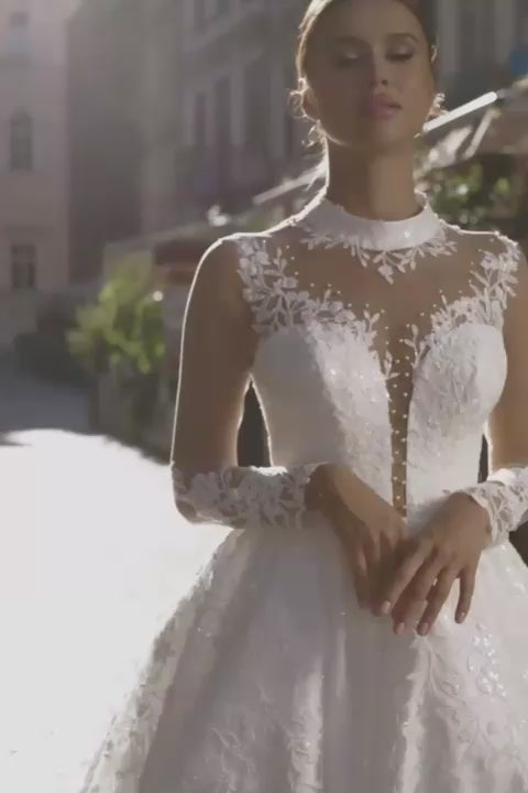 KatrinFAVORboutique-Lace ballgown princess wedding dress